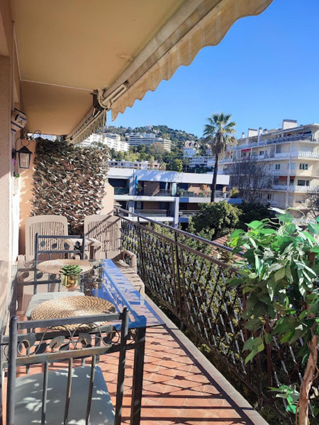 Apartment Cosy Vertigo Behind The Martinez